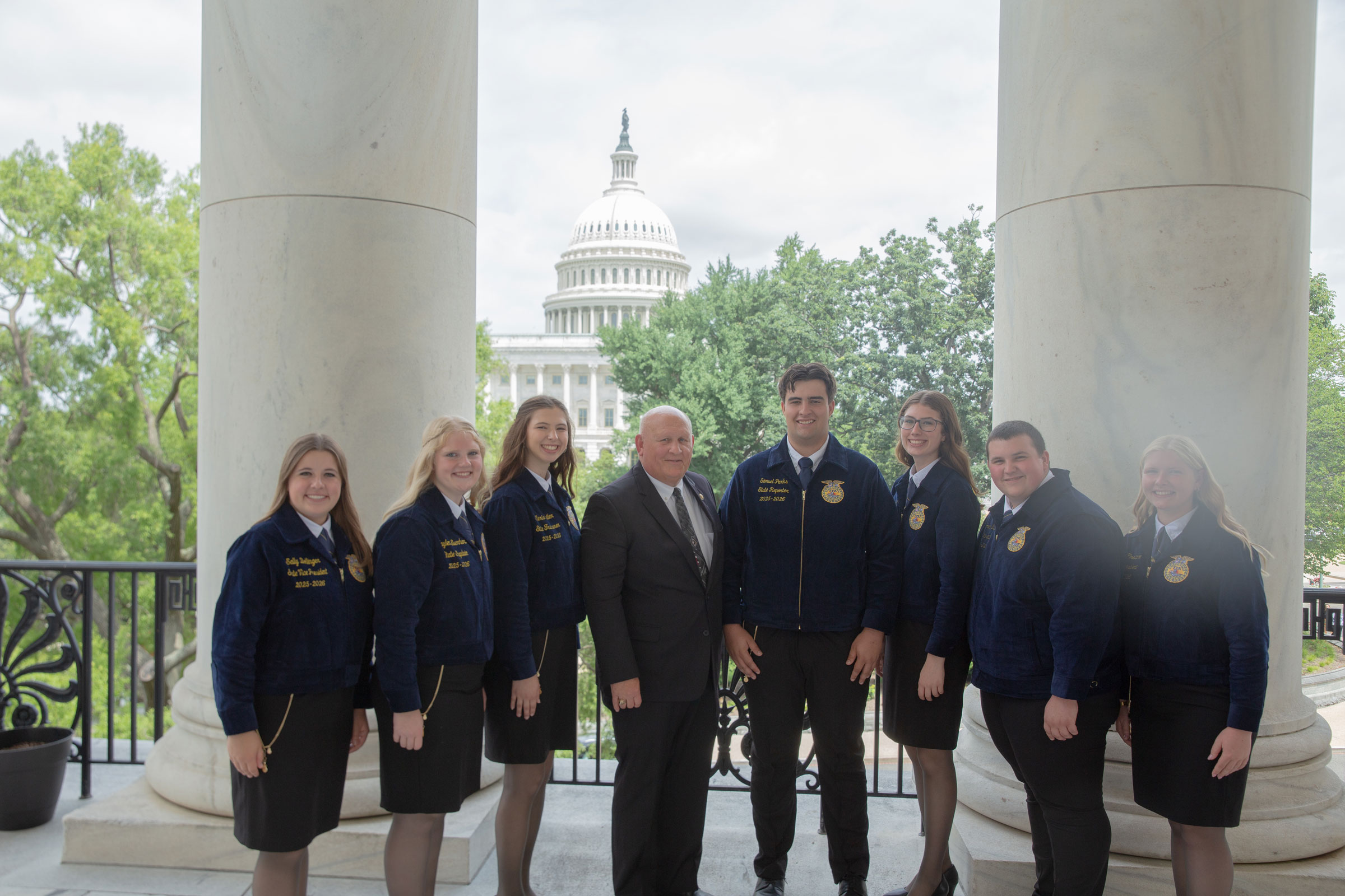 Thompson poses with the Pennsylvania Future Farmers of America on Capitol Hill.