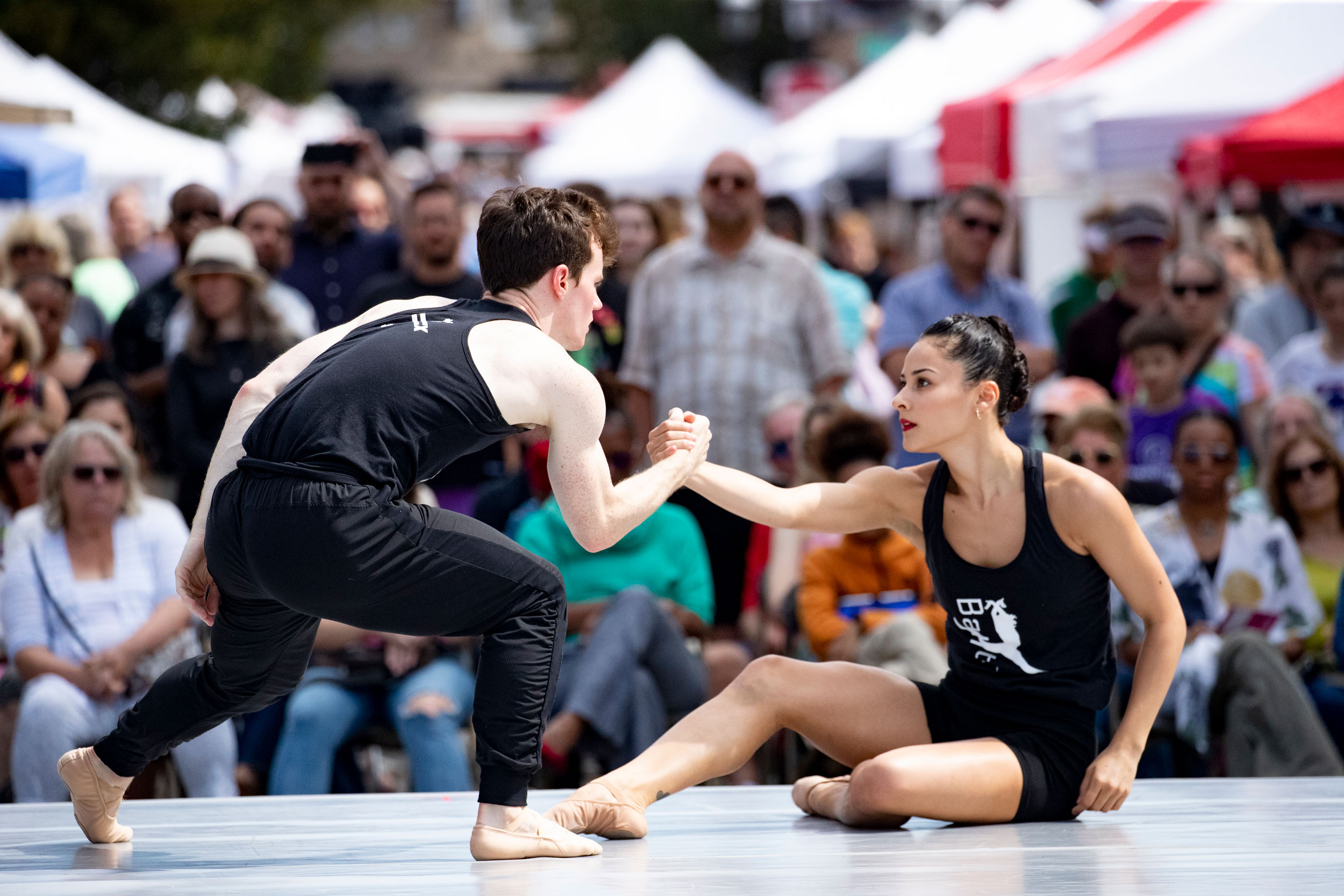 Dancers Itzkan Barbosa and Eli Alford during a BalletX Pop-Up performance in Philadelphia.