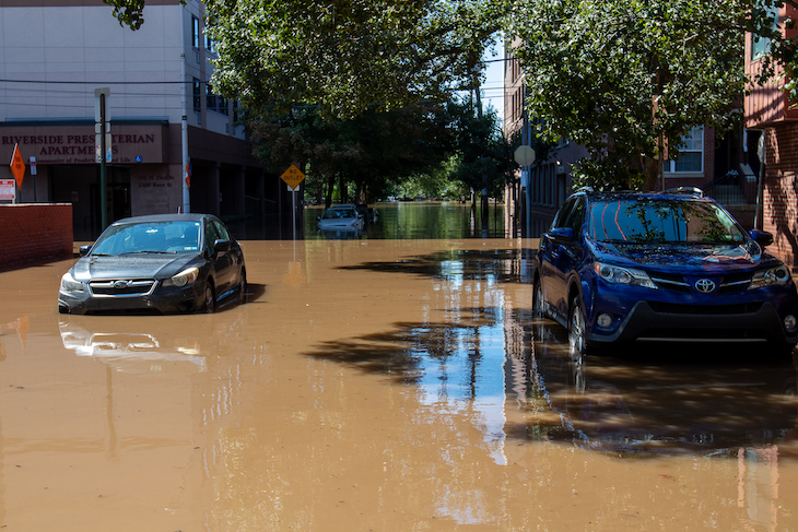 Many roads were closed, leaving drivers immobilized and people stuck for days.